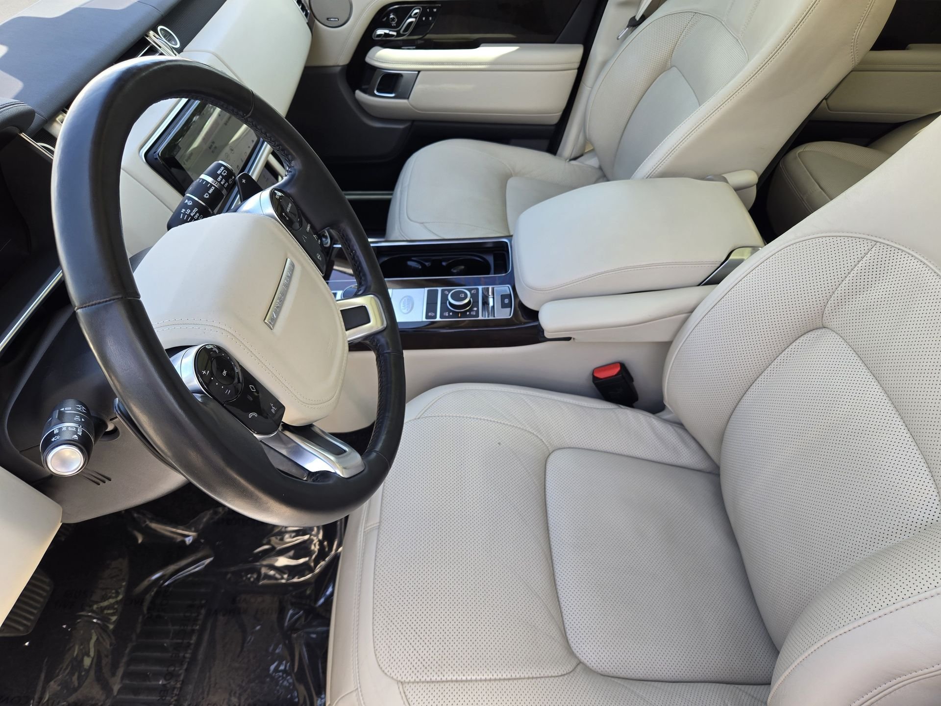 Used 2018 Fuji White Land Rover 5.0L V8 Supercharged image 3