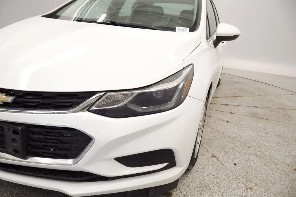 Used 2016 White Chevrolet LT image 3
