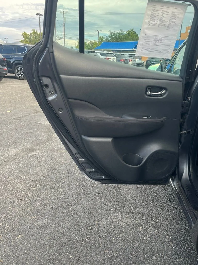 Used 2013 Gray Nissan S image 7
