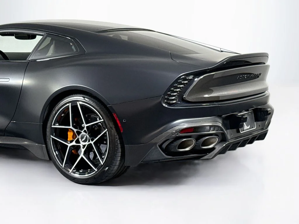 Used 2025 Oberon Black Aston Martin V12 image 24