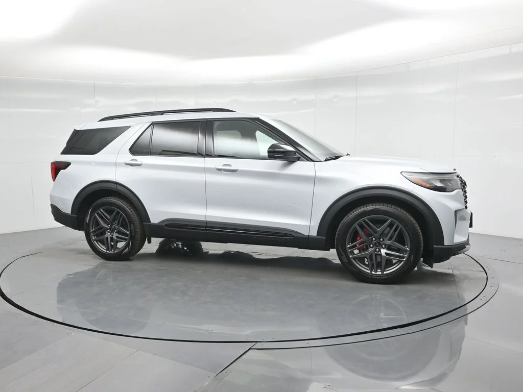 New 2026 Space White Metallic Ford ST image 24