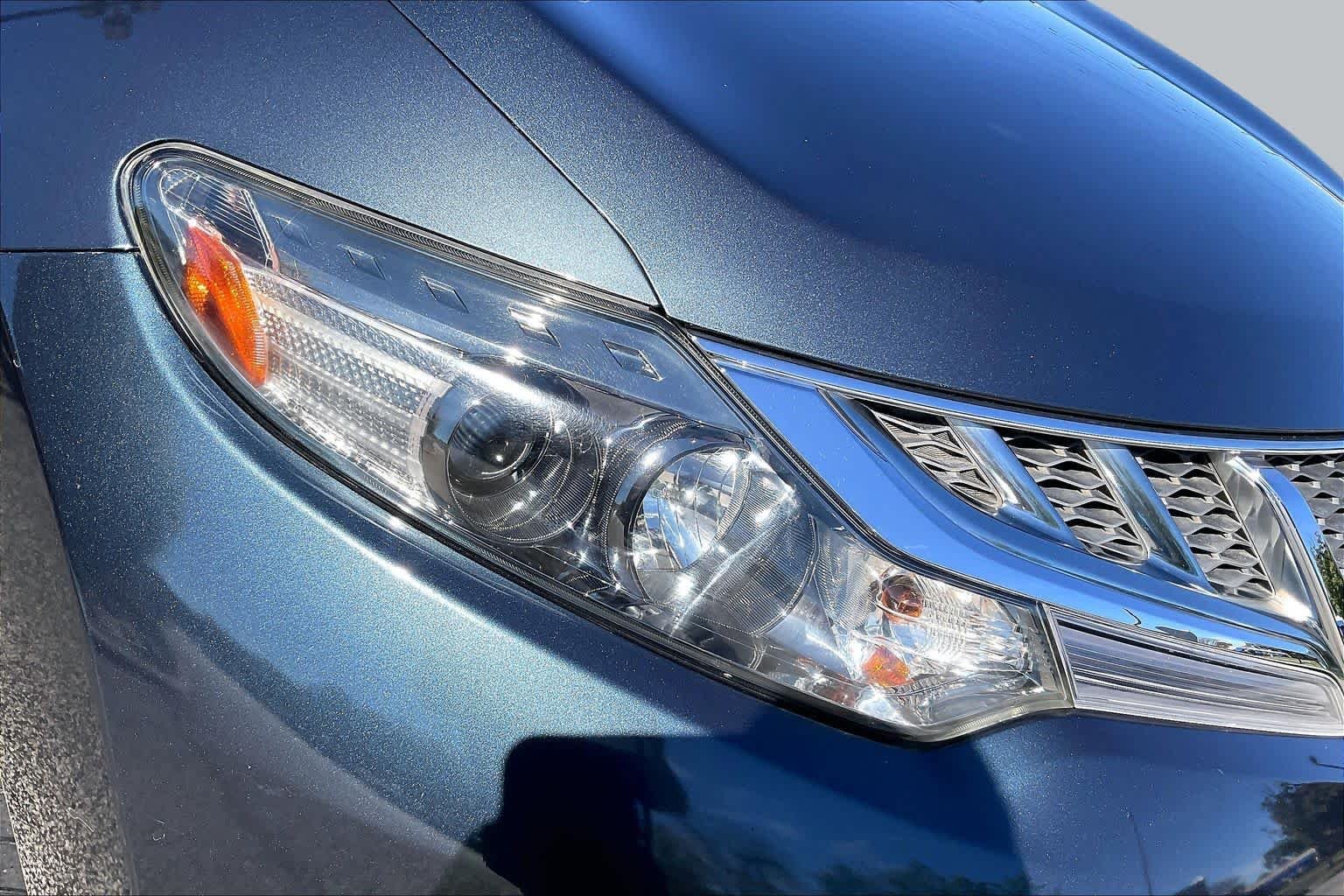 Used 2014 Graphite Blue Metallic Nissan SV image 25