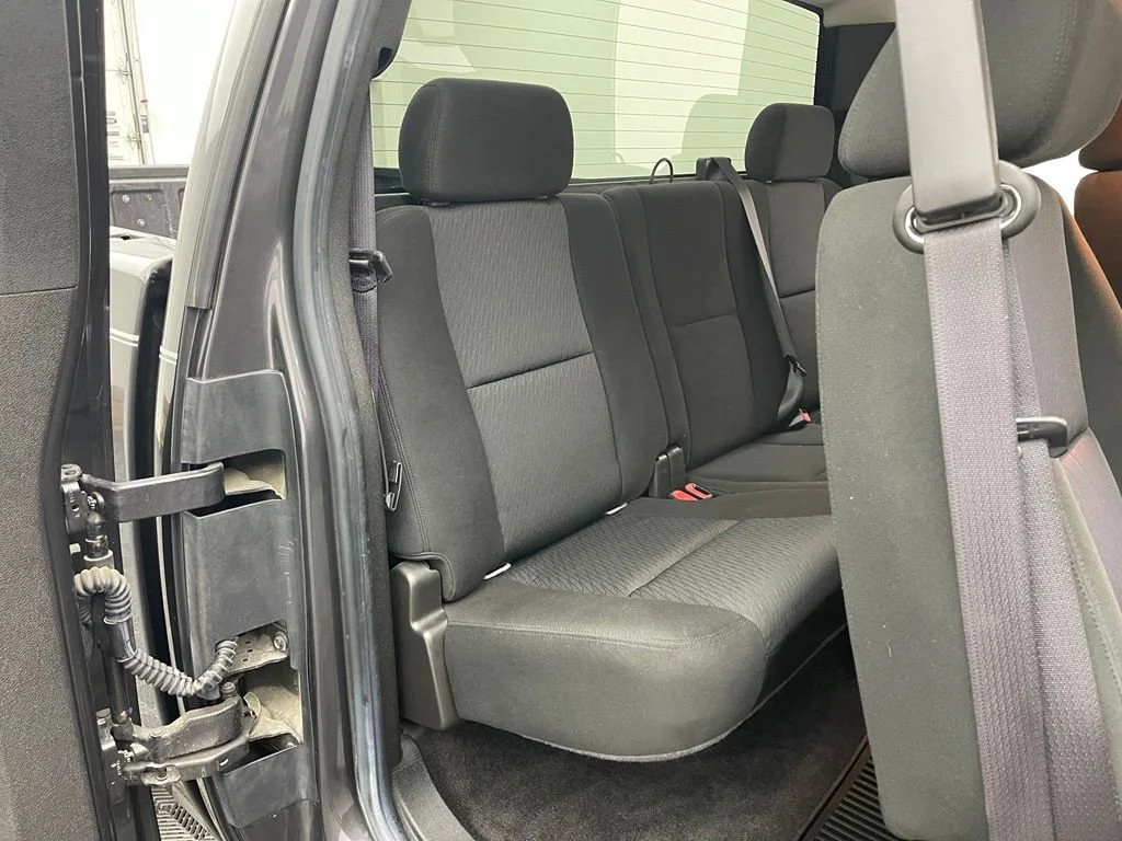 Used 2010 TAUPE GRAY METALLIC Chevrolet LT image 29