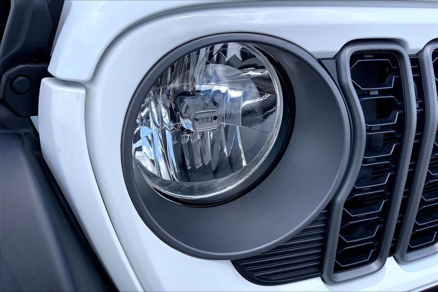Used 2024 Bright White Clearcoat Jeep Sport image 27