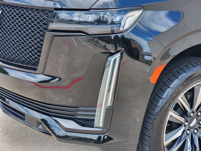 Used 2021 Black Cadillac Sport image 8