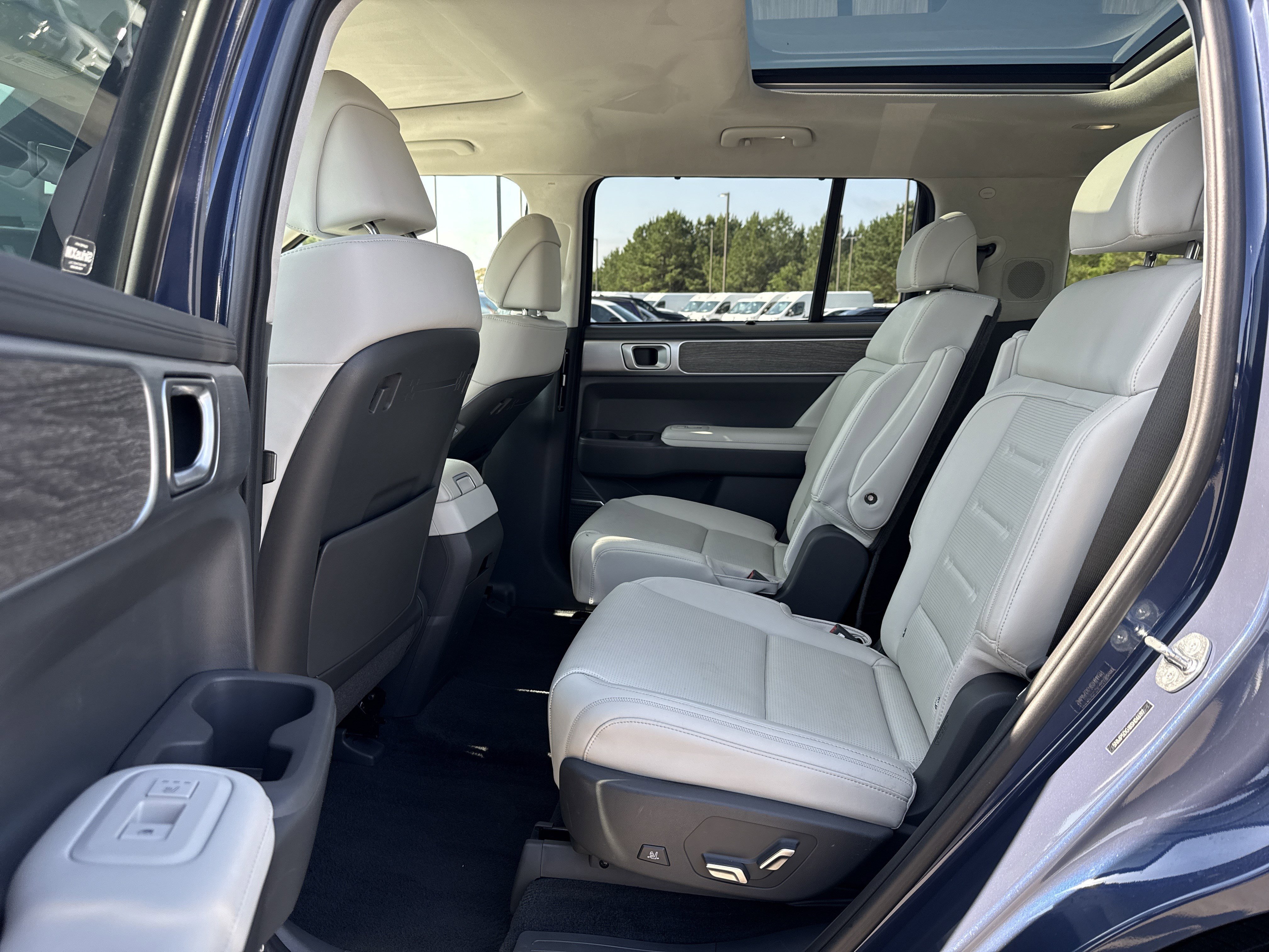 Used 2025 Atlantis Blue Hyundai Calligraphy image 23