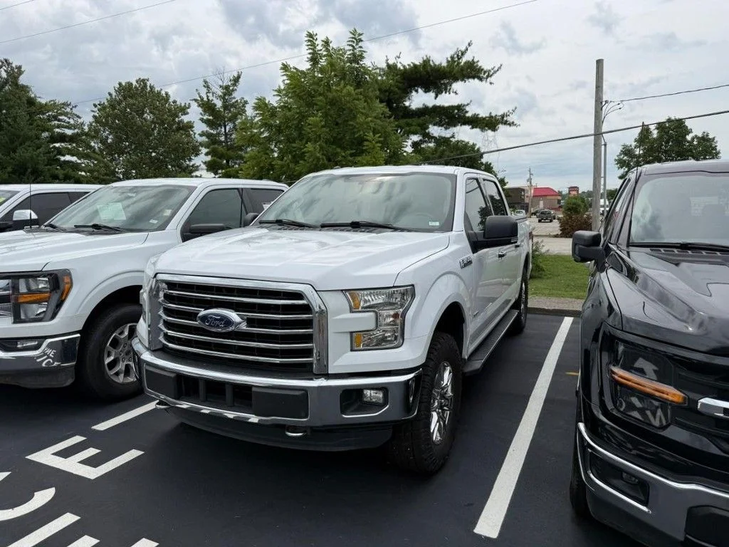 Used 2016 White Ford XLT image 2