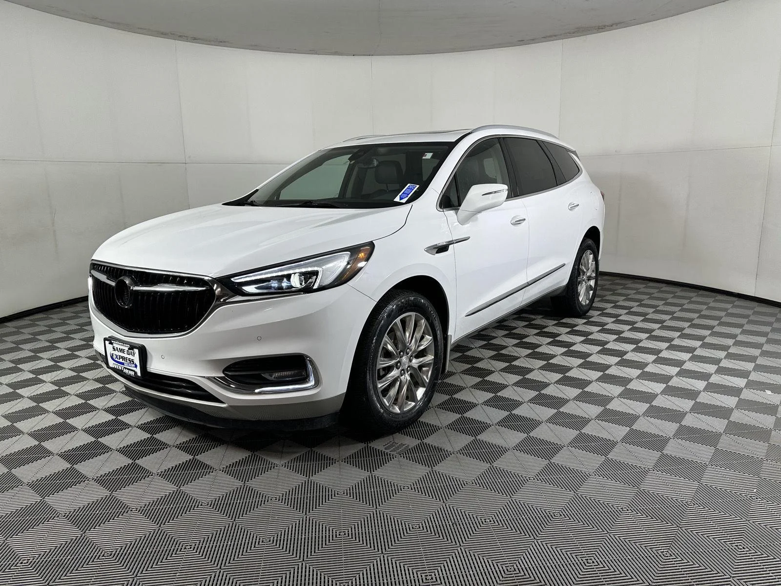 Used 2020 Summit White Buick Premium image 28