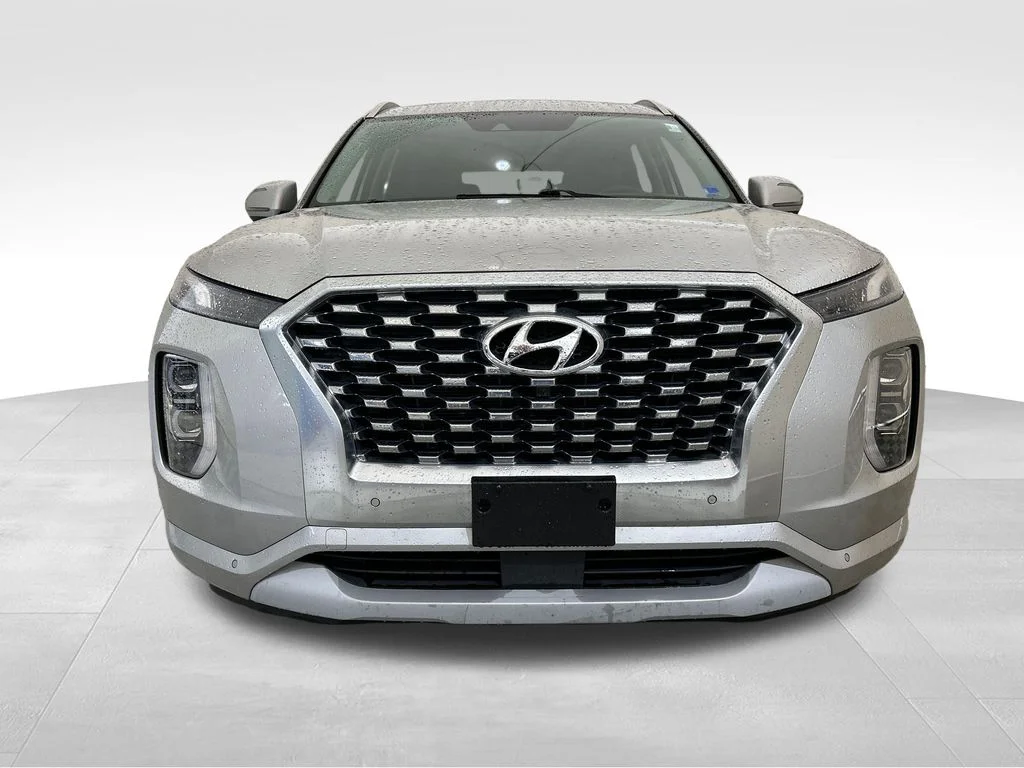 Used 2022 Silver Hyundai Limited image 9