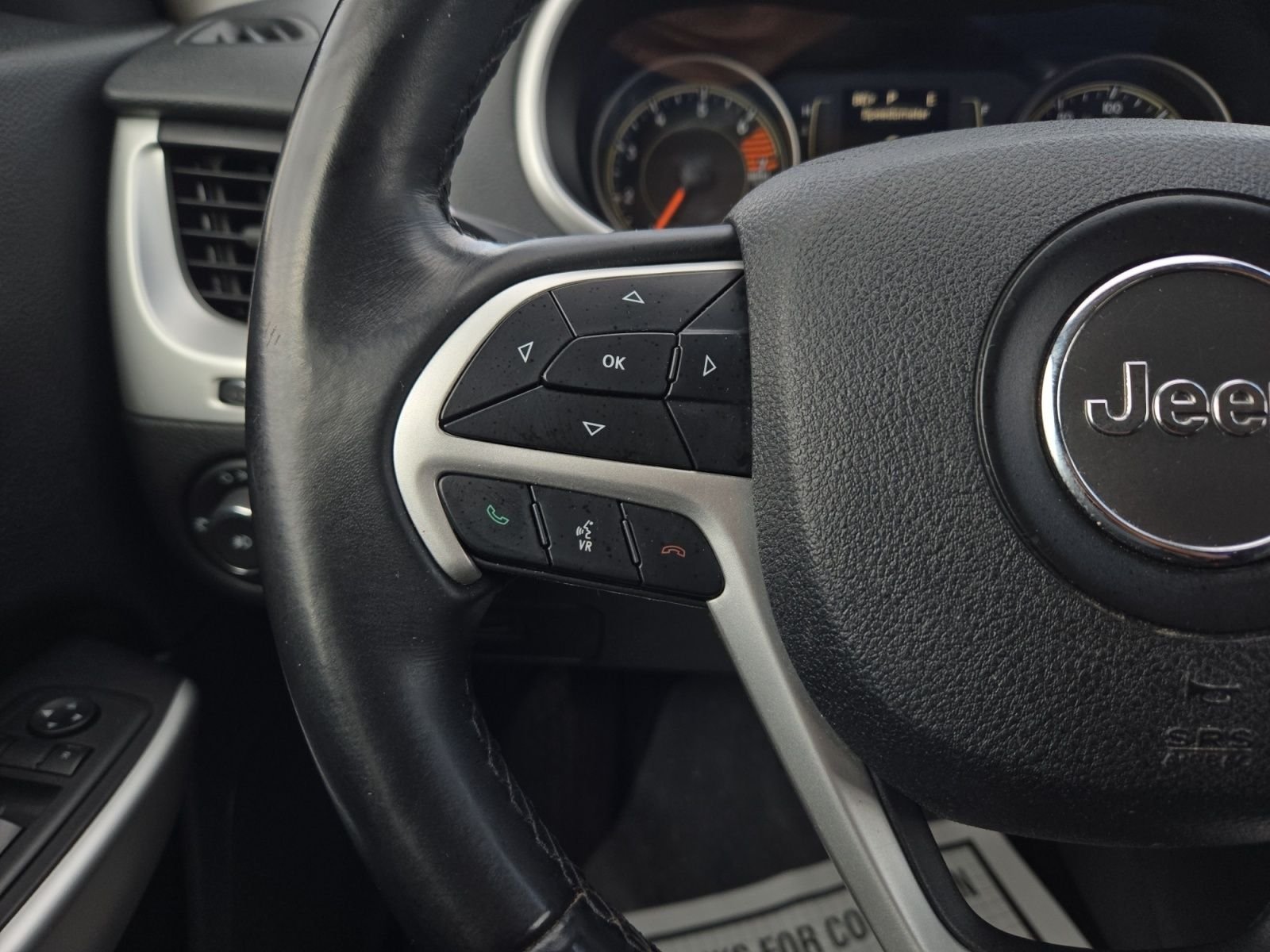 Used 2018 Red Jeep Latitude Plus image 19