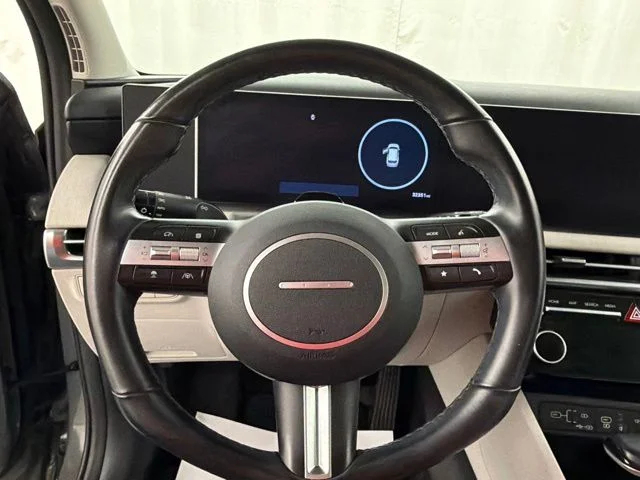Used 2025 Gray Hyundai SEL Convenience image 11