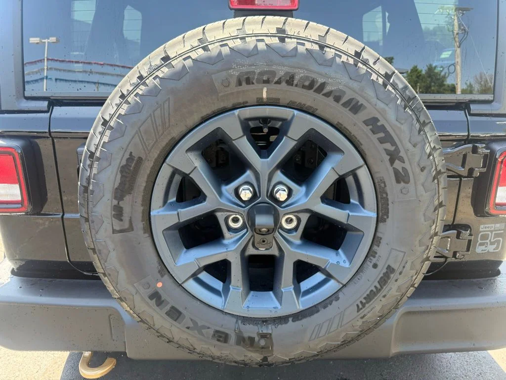 New 2026 Black Clear-Coat Exterior Paint Jeep 85th Anniversary Edition image 44