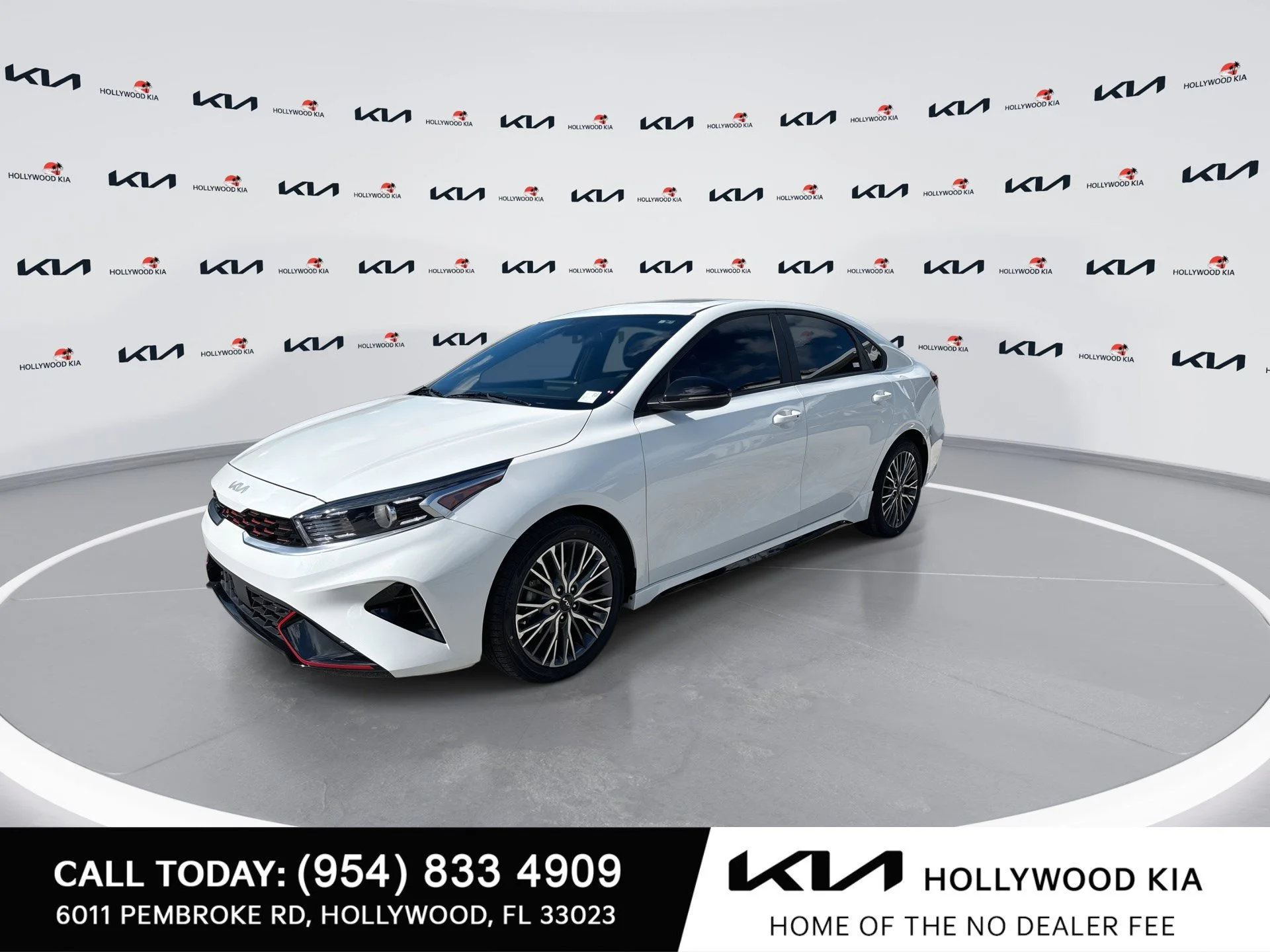 Used 2024 Snow White Pearl Kia GT-Line image 4