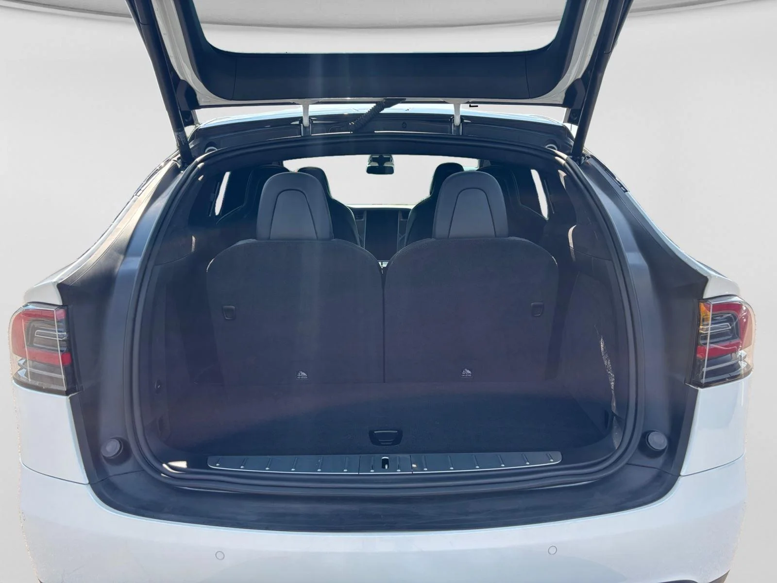 Used 2018 Pearl White Multi-Coat Tesla 75D image 19