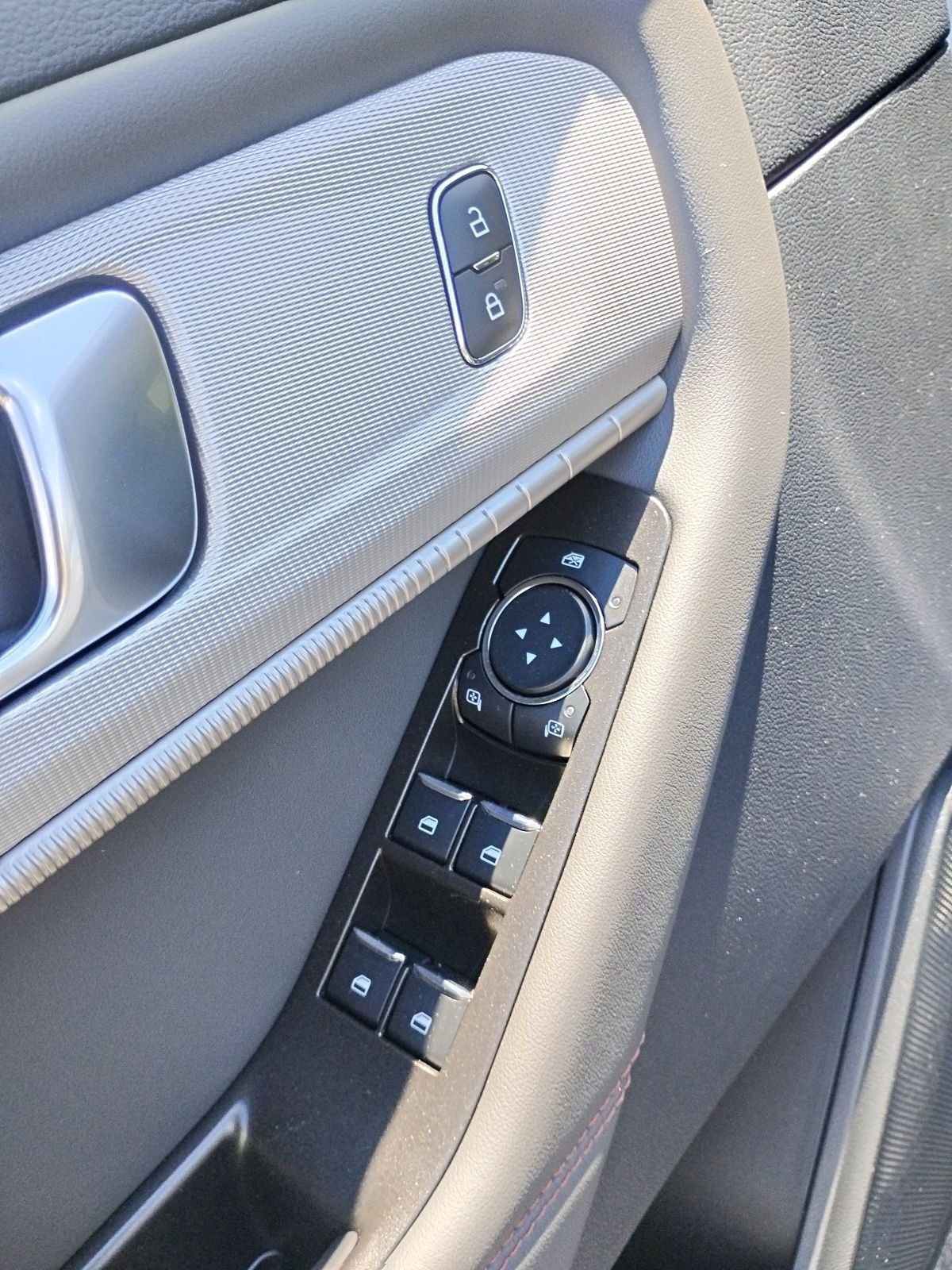 New 2026 Space White Metallic Ford Active image 23