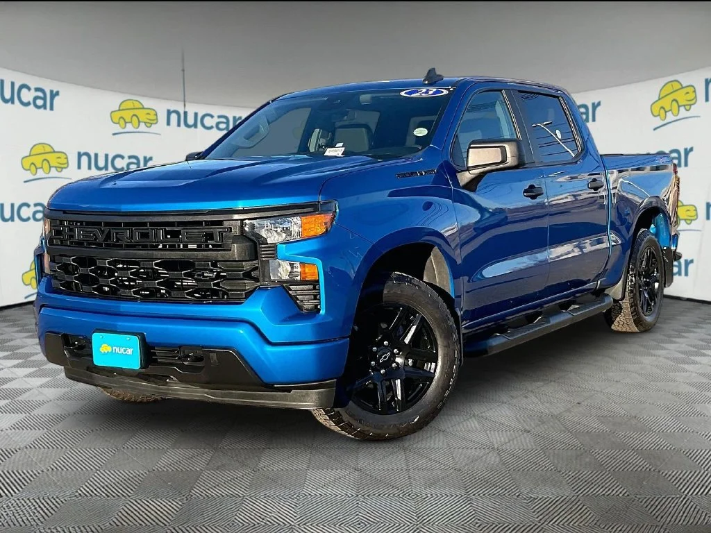 Used 2023 Blue Chevrolet Custom image 3