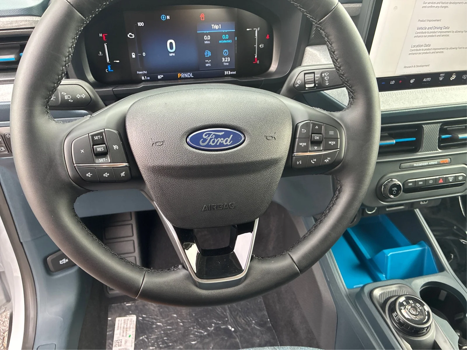 New 2026 Space White Metallic Ford XLT image 15
