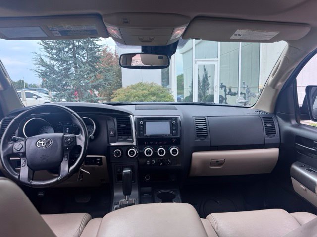 Used 2018 Blue Toyota SR5 image 36