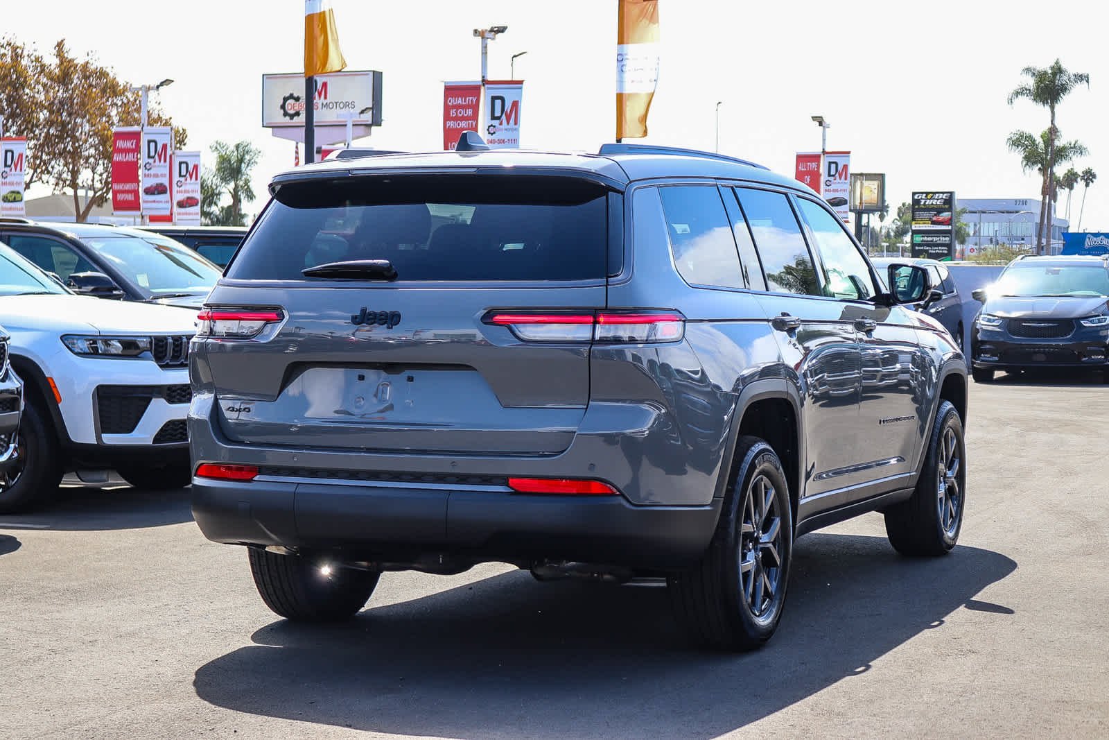 New 2027 Sting-Gray Clear-Coat Paint Jeep Laredo Altitude image 4