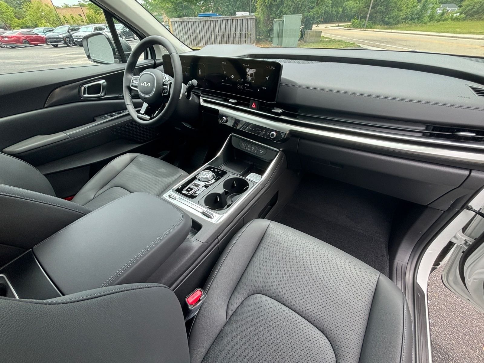 New 2026 Snow White Pearl Kia SX Prestige image 17