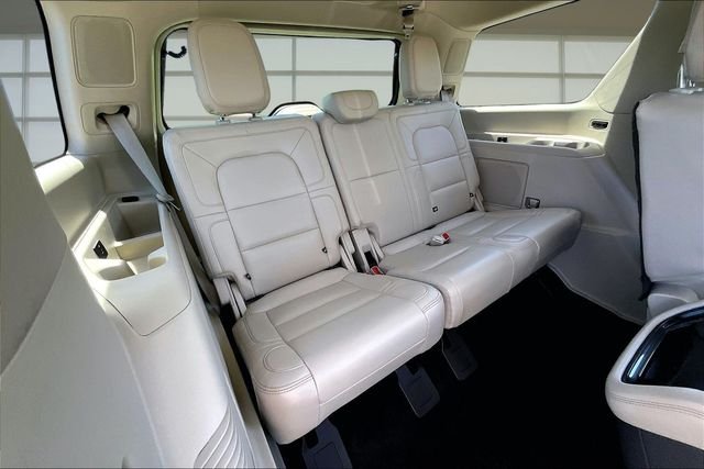 Used 2020 White Lincoln Reserve image 28