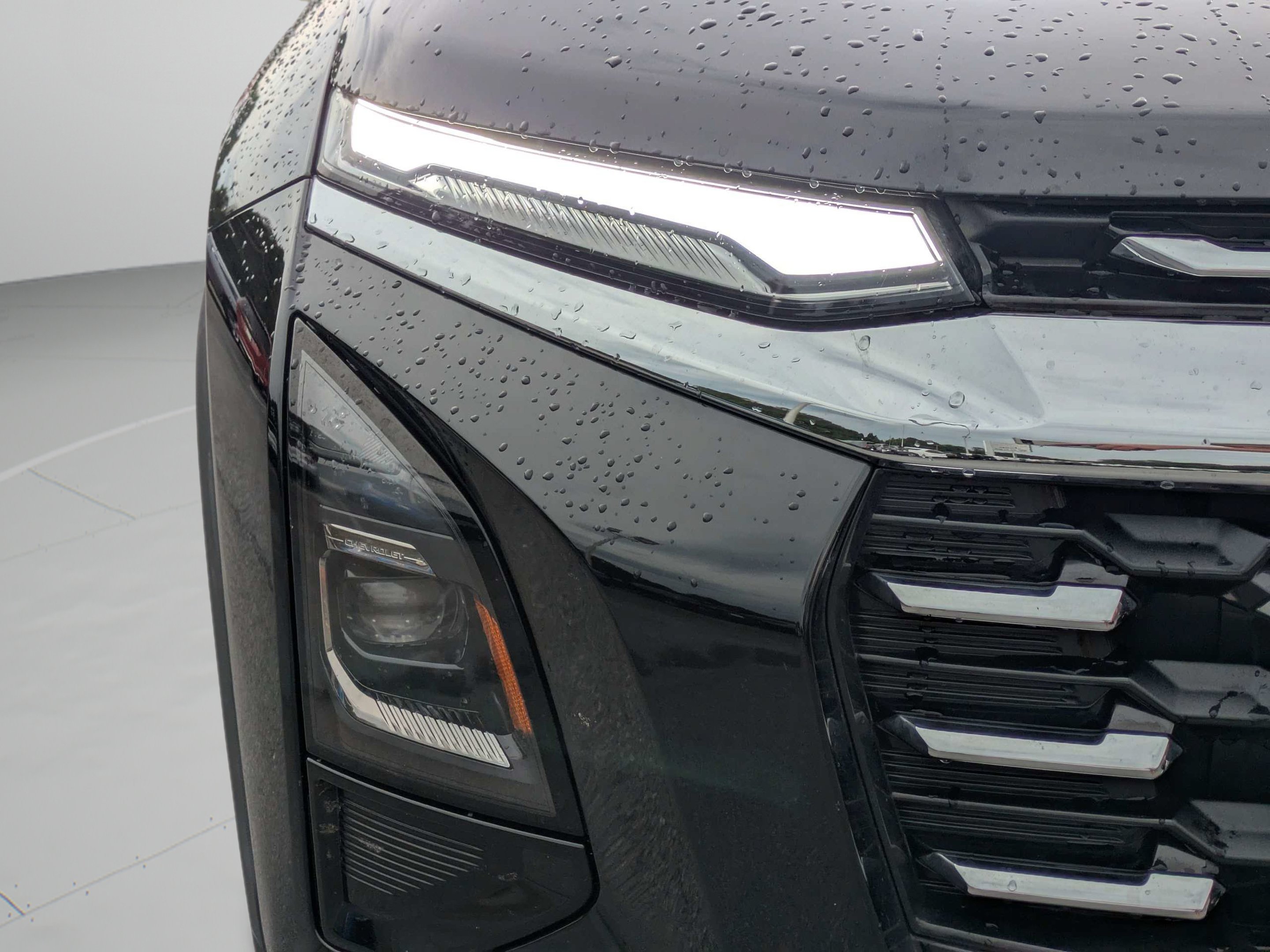 Used 2026 Mosaic Black Metallic Chevrolet FWD LT image 9