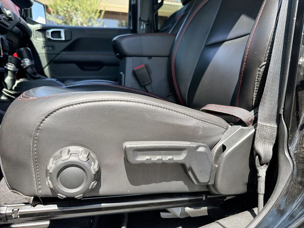 Used 2021 Black Jeep Unlimited Rubicon image 14