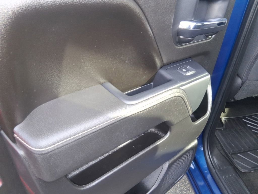 Used 2016 DEEP OCEAN BLUE METALLIC Chevrolet LT image 15