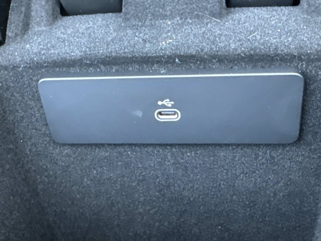 Certified Used 2026 Blue Land Rover Dynamic SE image 19