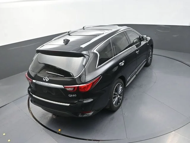 Used 2019 Black INFINITI LUXE image 18