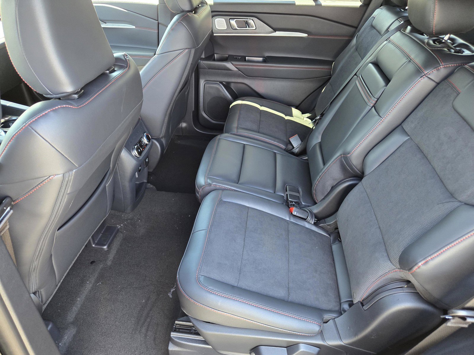 New 2026 Agate Black Metallic Ford ST image 7
