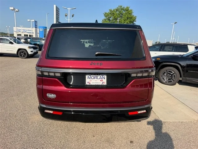 New 2026 Velvet Red Pearlcoat (DISC) Jeep Upland image 5