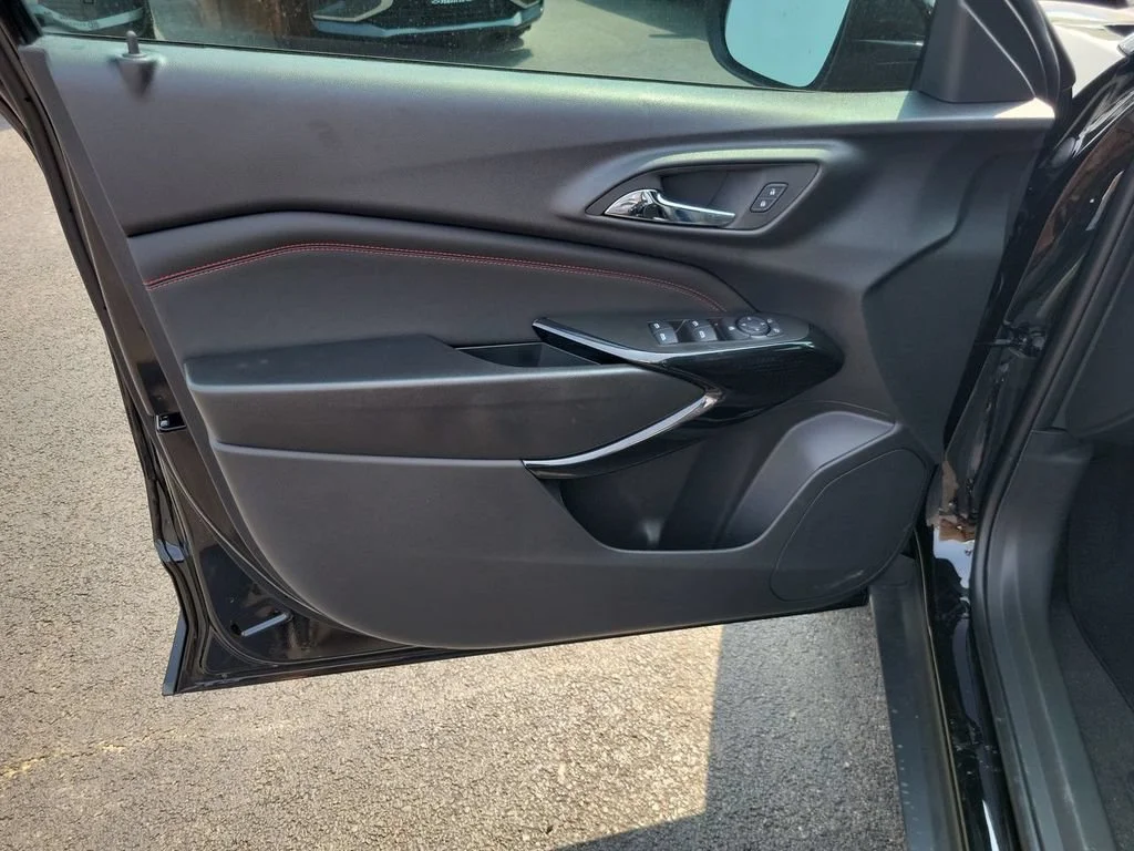 New 2026 Mosaic Black Metallic Chevrolet 2RS image 22