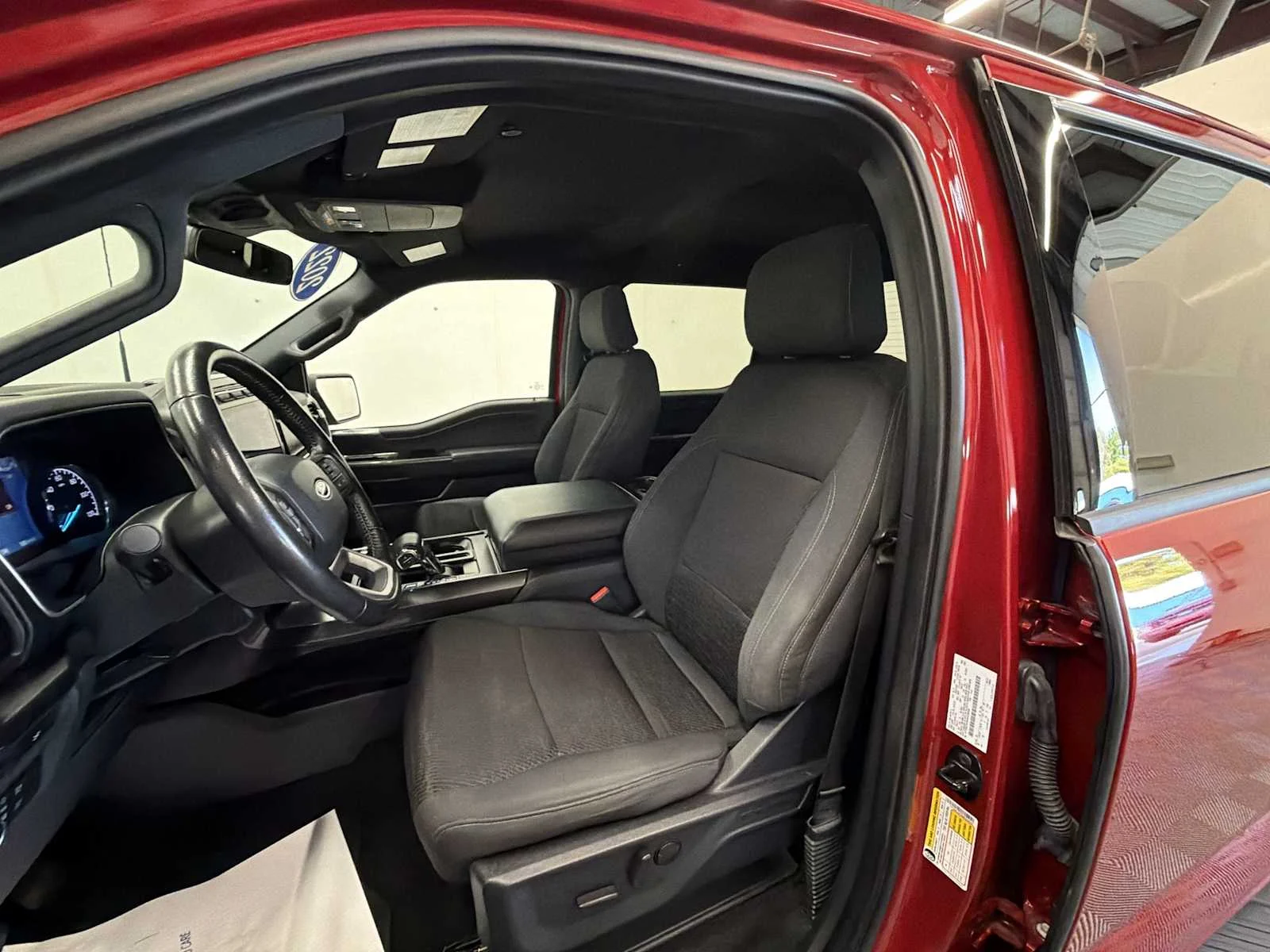Used 2022 Rapid Red Metallic Tinted Clearcoat Ford XLT image 13