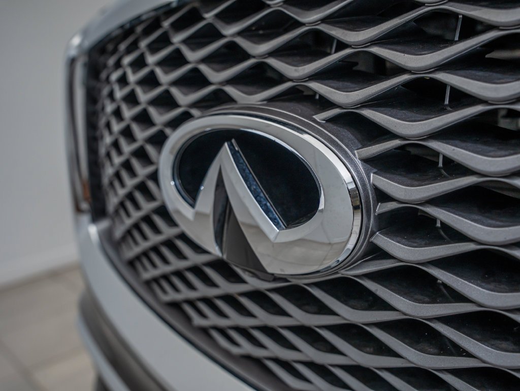 Used 2024 Anthracite Gray INFINITI LUXE image 3