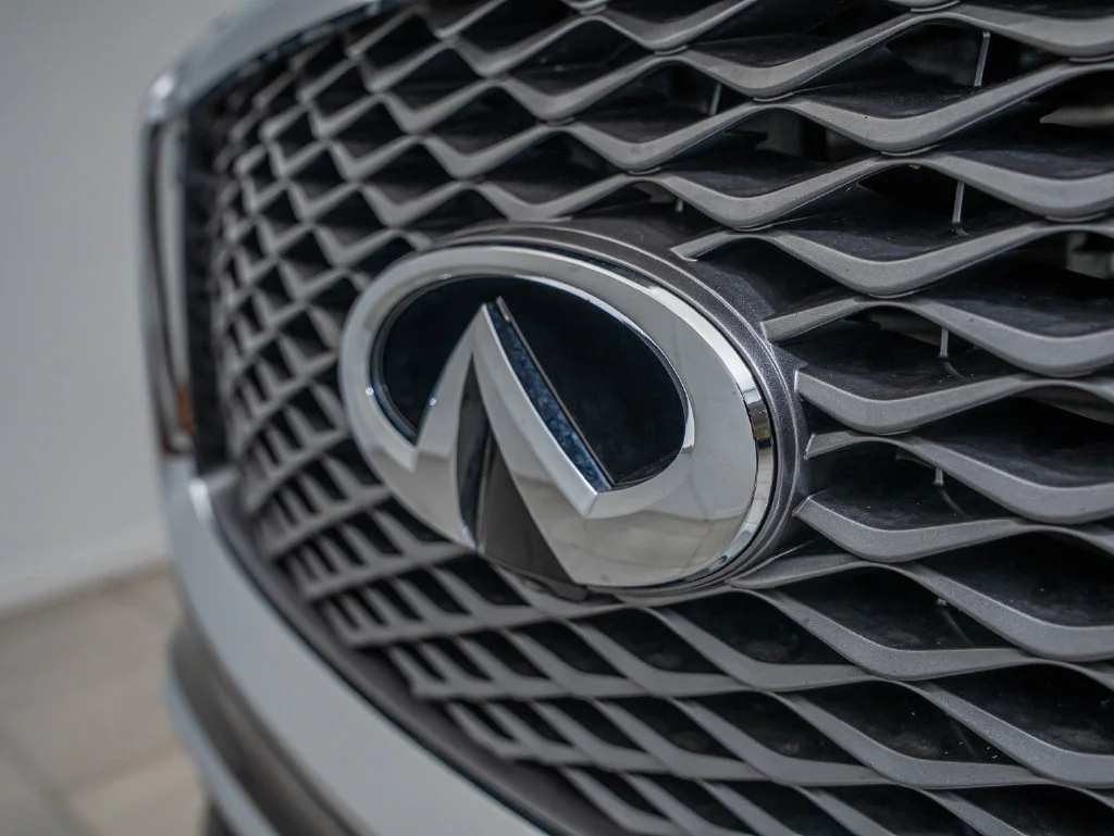 Used 2024 Anthracite Gray INFINITI LUXE image 3