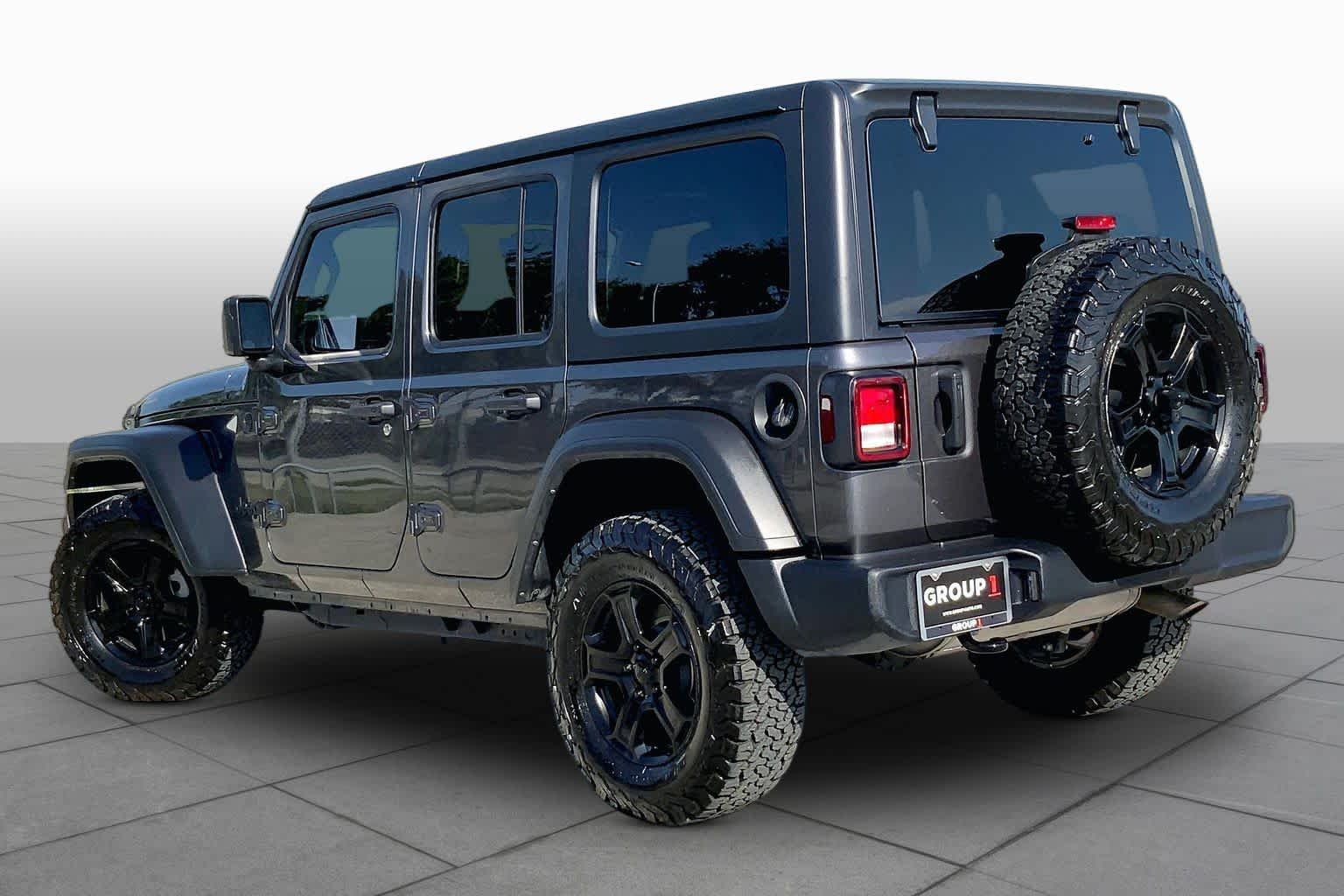 Used 2022 Granite Crystal Metallic Clearcoat Jeep Unlimited Sport S image 12