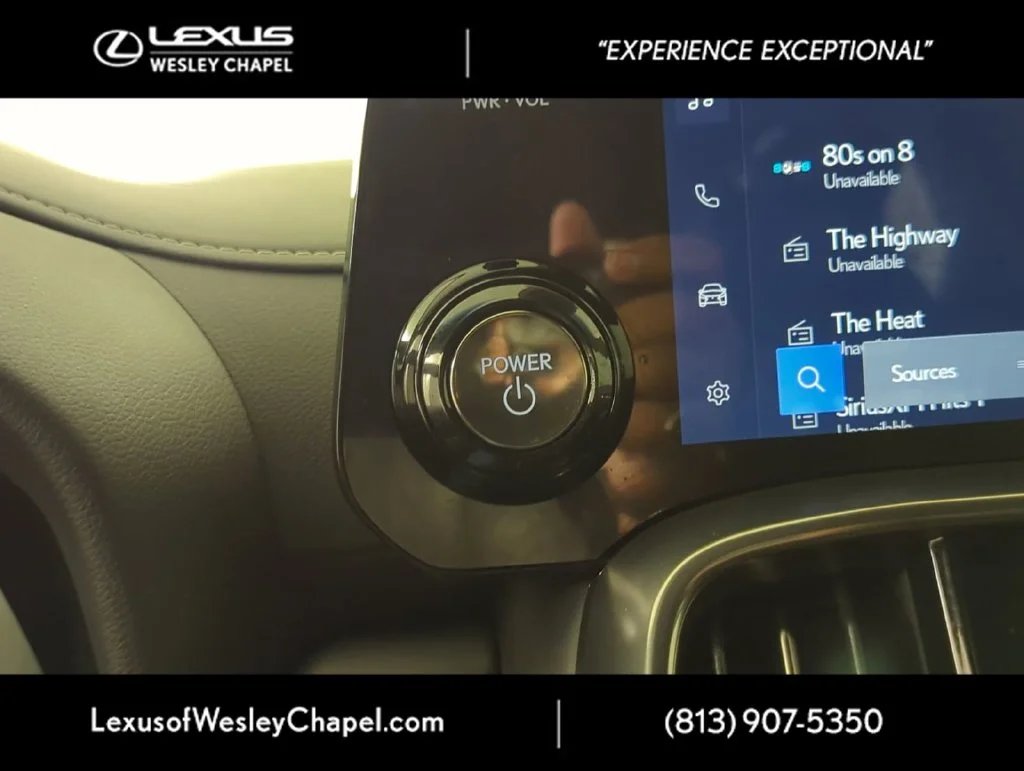Used 2025 White Lexus 700H image 31