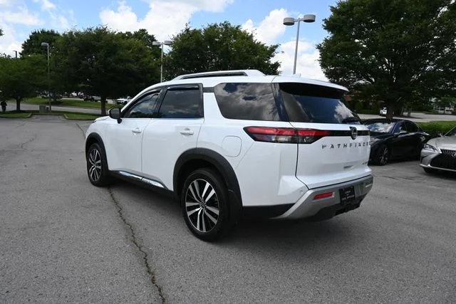 Used 2025 White Nissan Platinum image 9