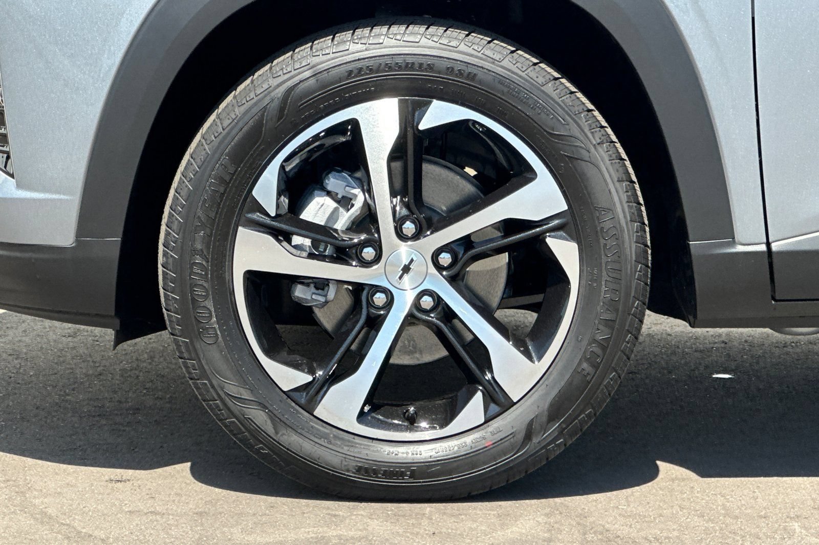 New 2026 Sterling Gray Metallic Chevrolet 1RS image 24