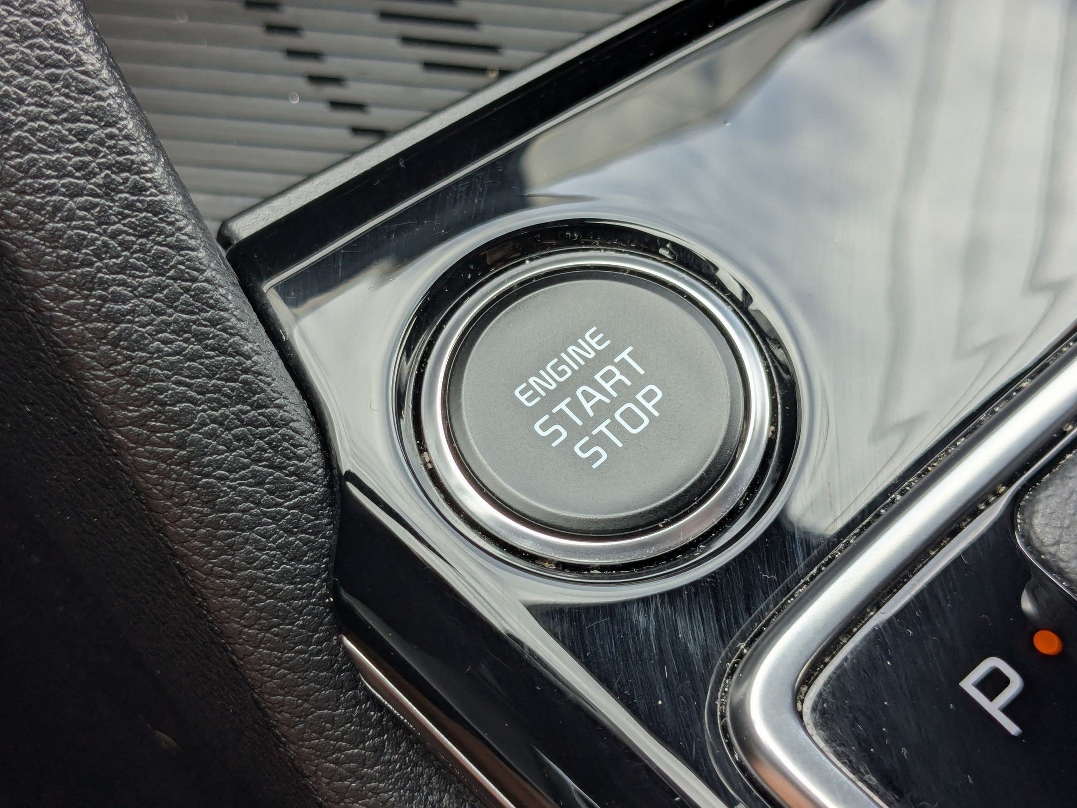 Used 2024 Wolf Gray Kia X-Line image 18