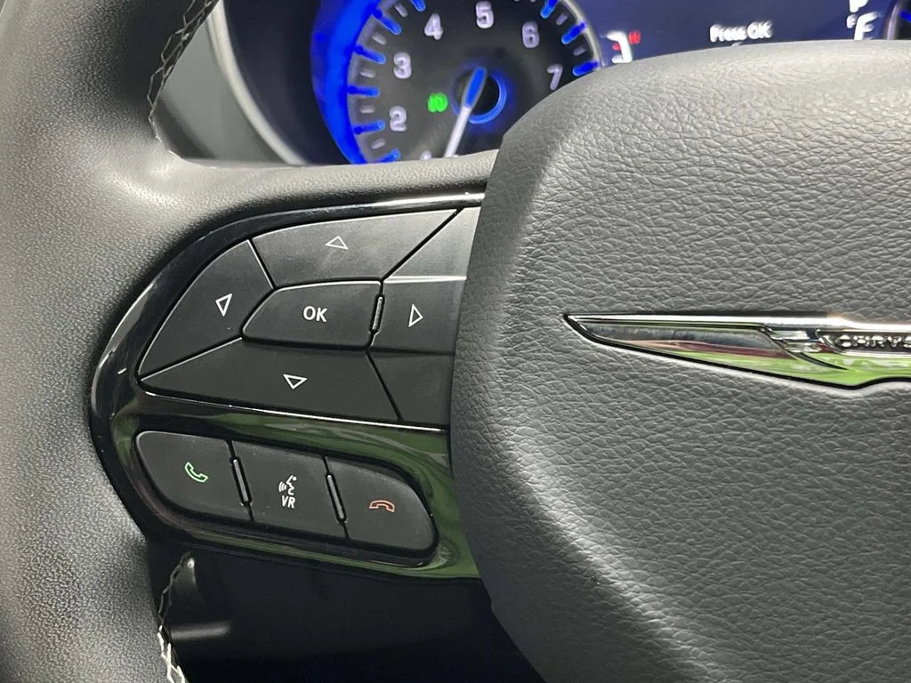 2025 Chrysler Pacifica Limited - Photo 17