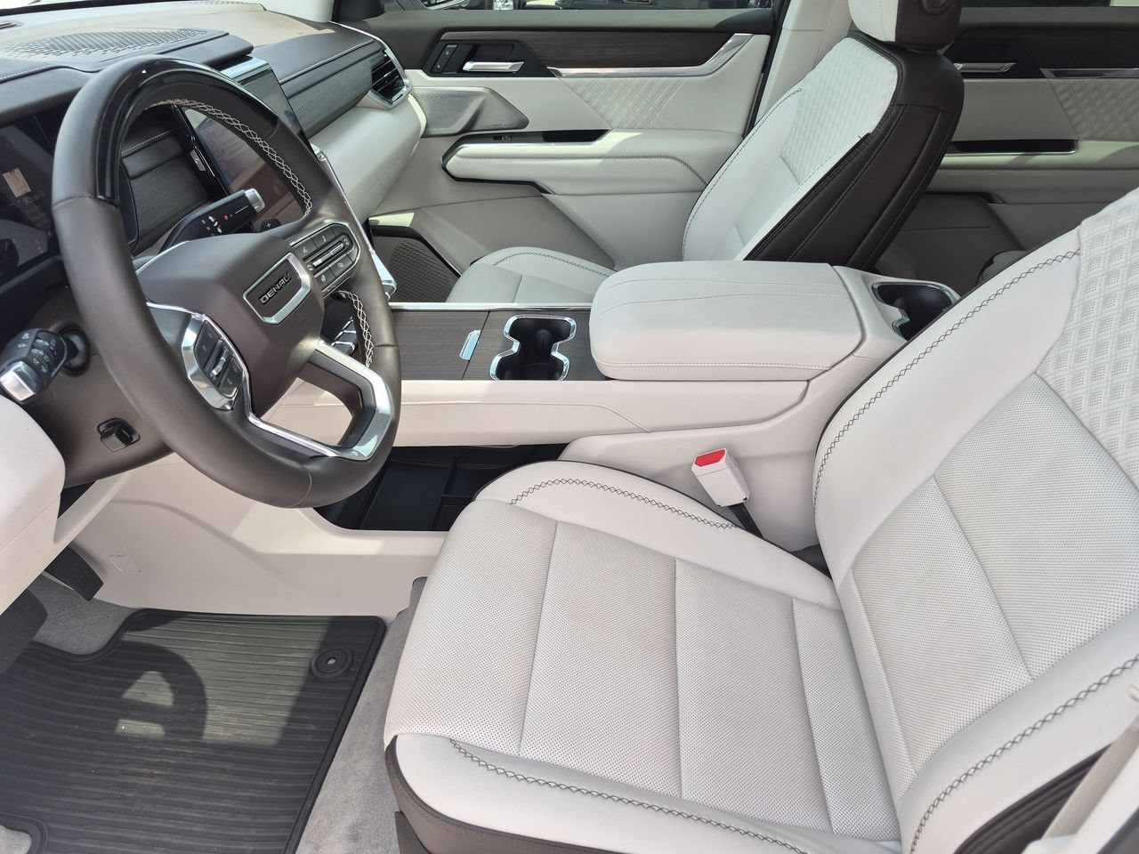 Used 2025 White Frost Tricoat GMC Denali image 19