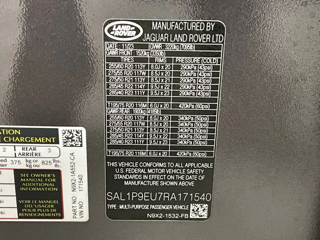 Used 2024 Brown Land Rover SE image 30