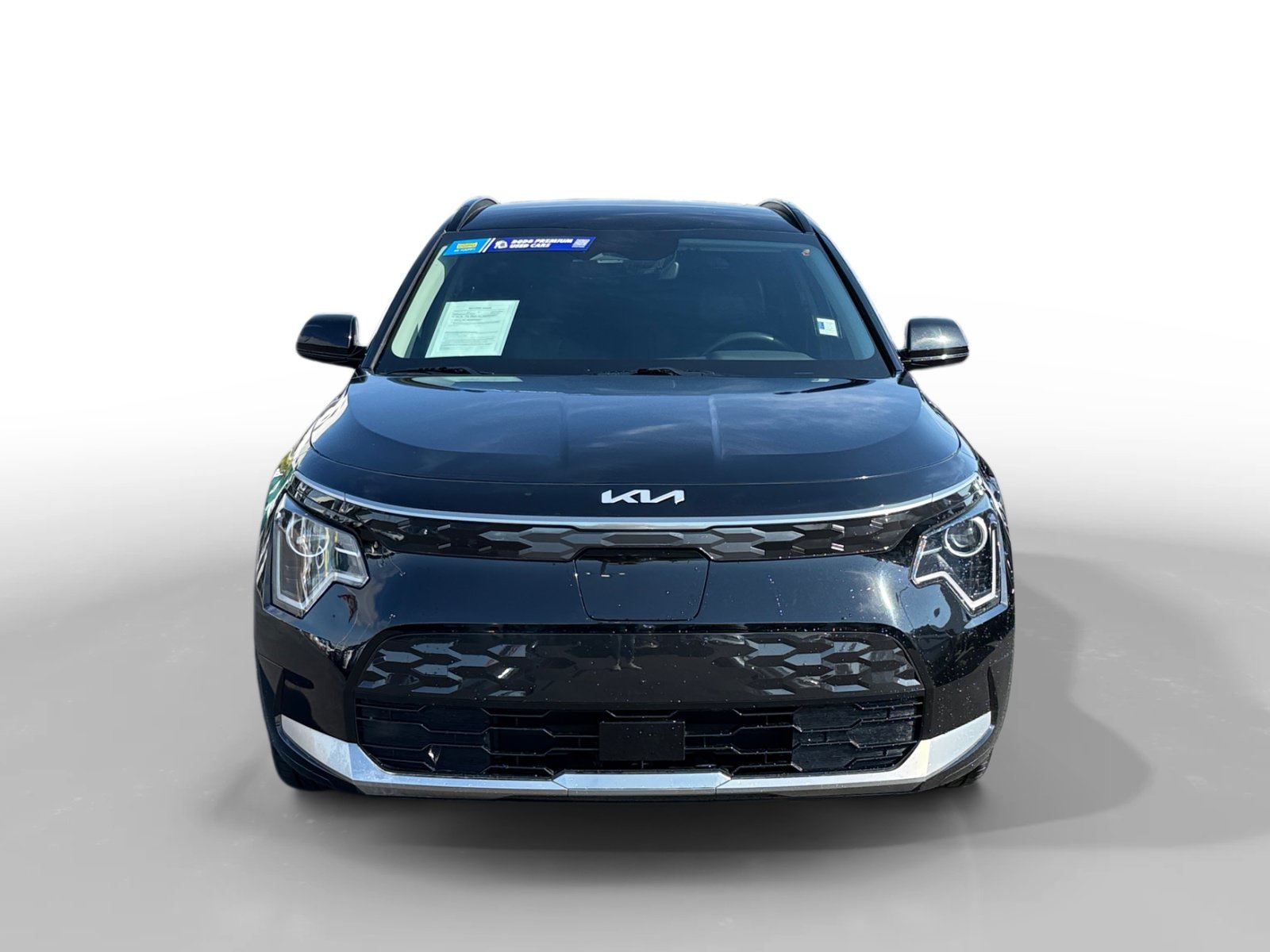 Used 2023 Aurora Black Kia Wind image 8