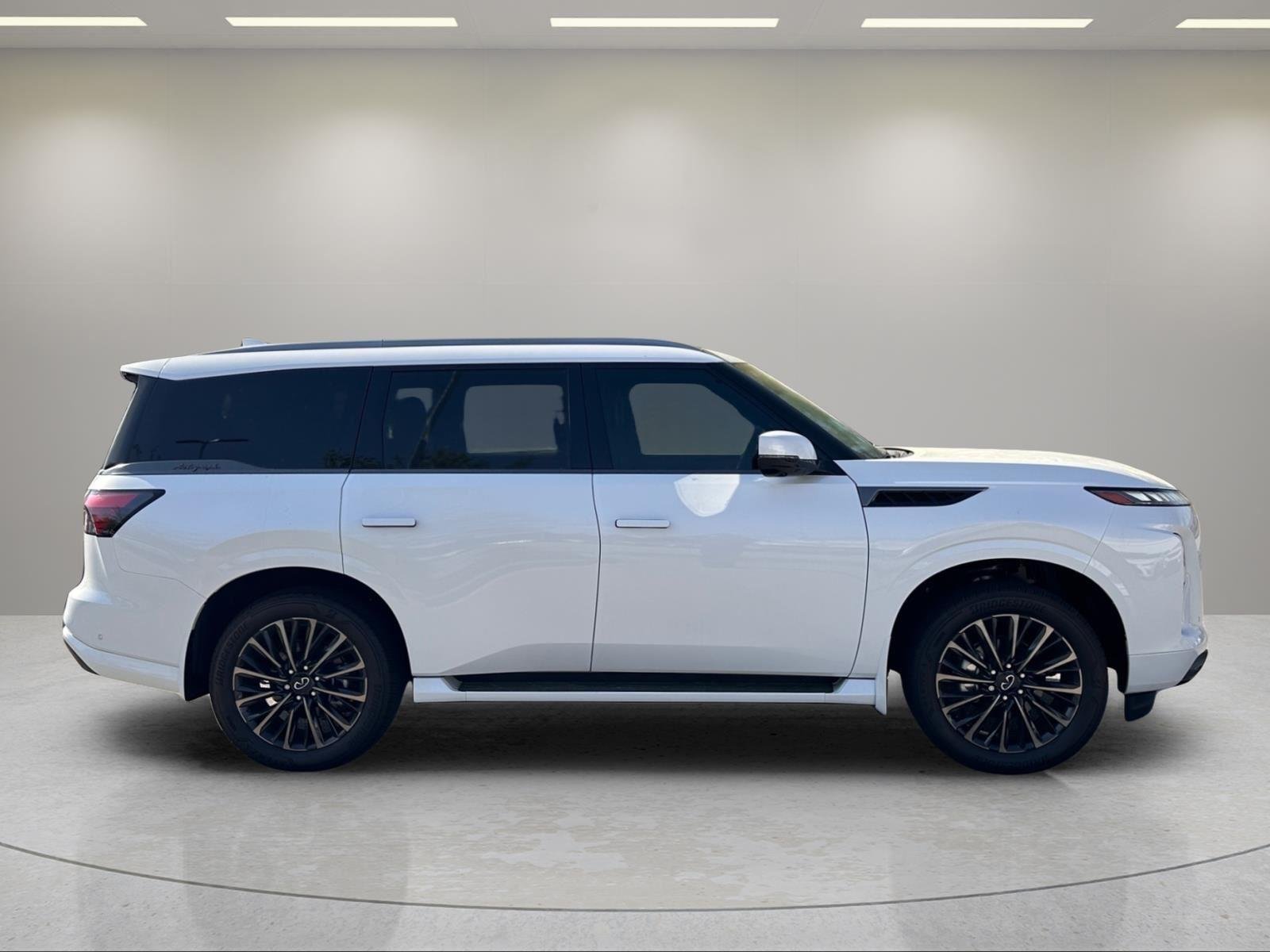 New 2026 RADIANT WHITE INFINITI Autograph 4WD image 8