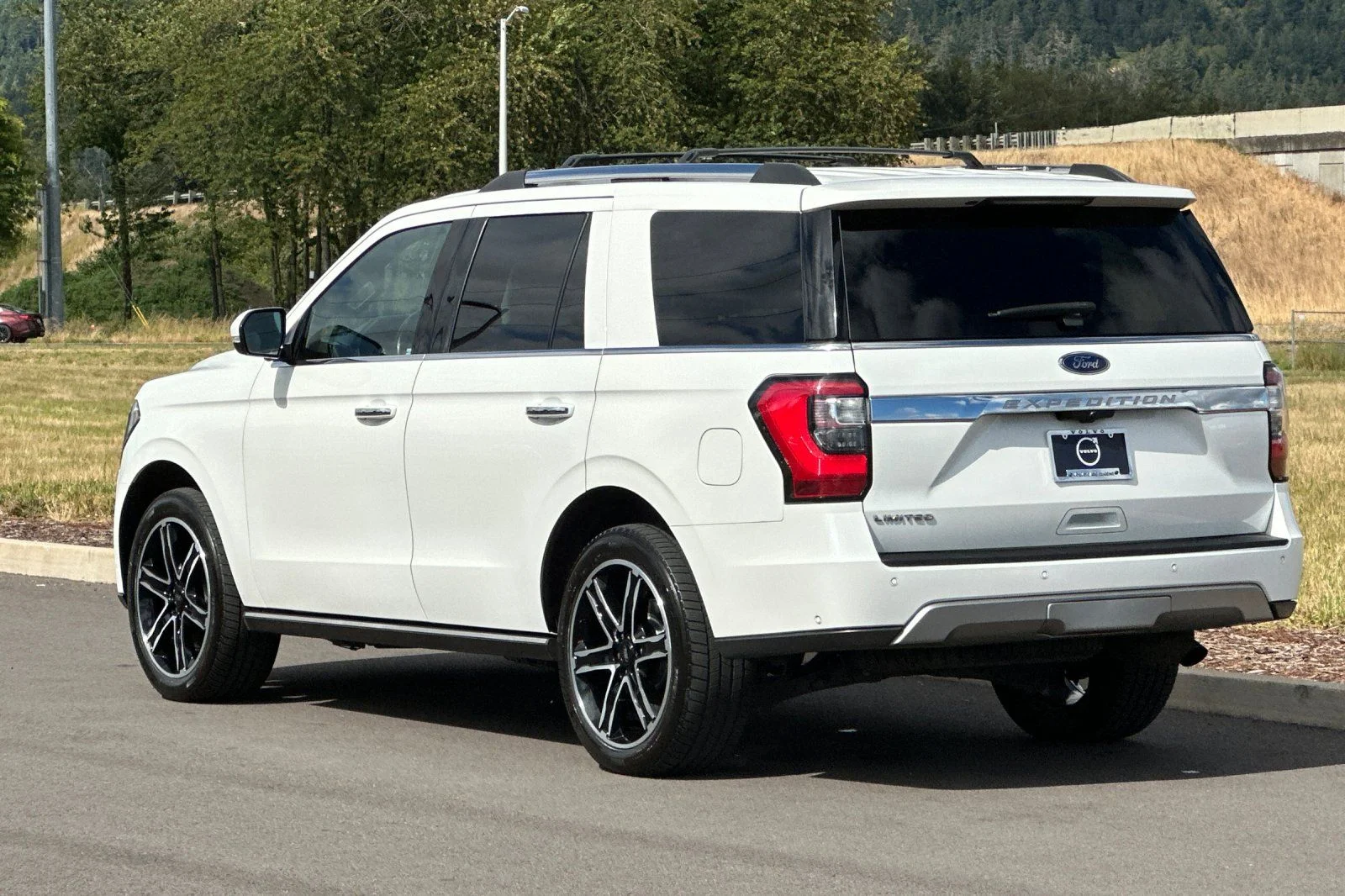 Used 2020 White Ford Limited image 5