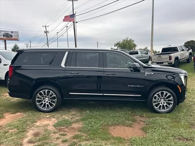 2026 GMC Yukon XL Denali - Photo 14