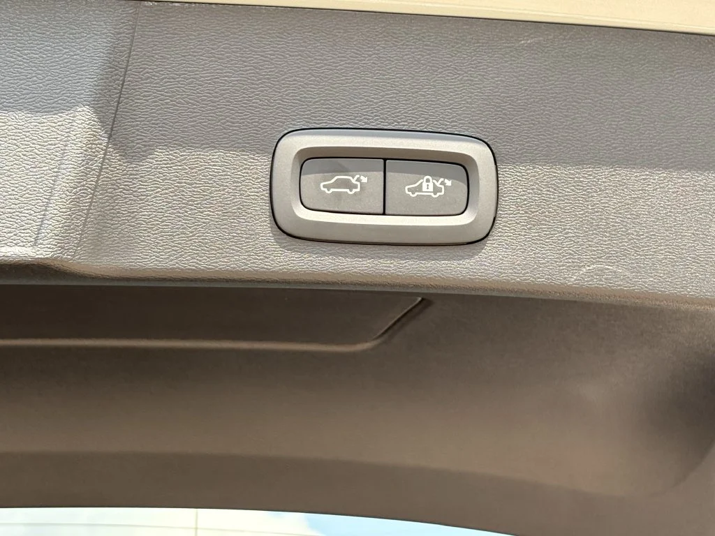 2026 Volvo XC40 Plus - Photo 28