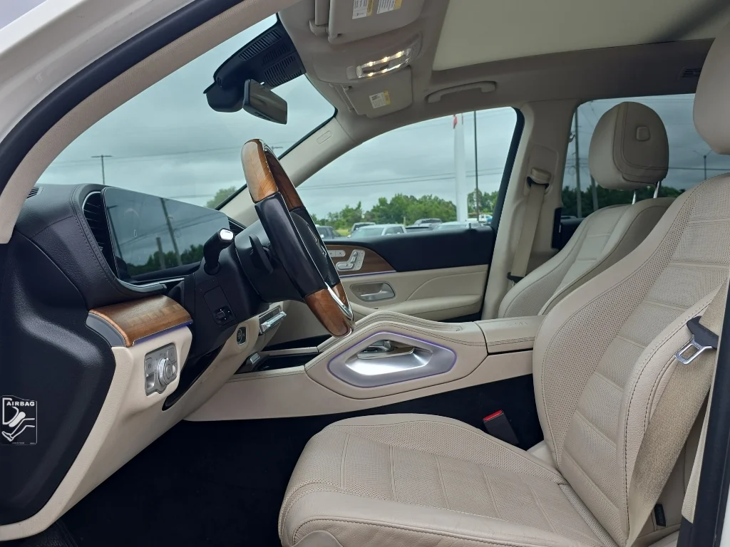 Used 2023 MANUFAKTUR Diamond White Metallic Mercedes-Benz 450 4MATIC® image 8